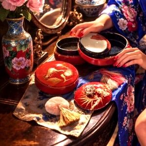 Vintage Japanese  Lacquerware Bonbonniere Bowl(s) w/ lids 1 Red, 1 Black…